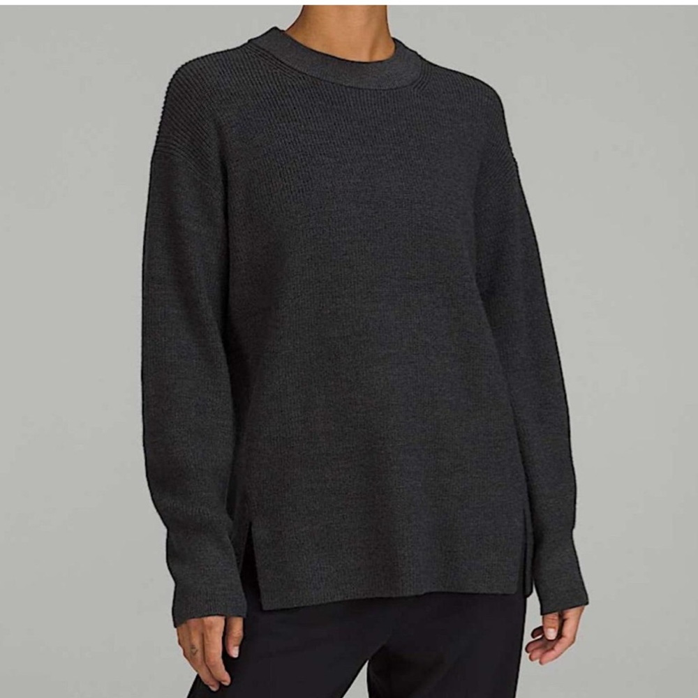 Lululemon Merino-wool blend sweater size 6 excellent use condition